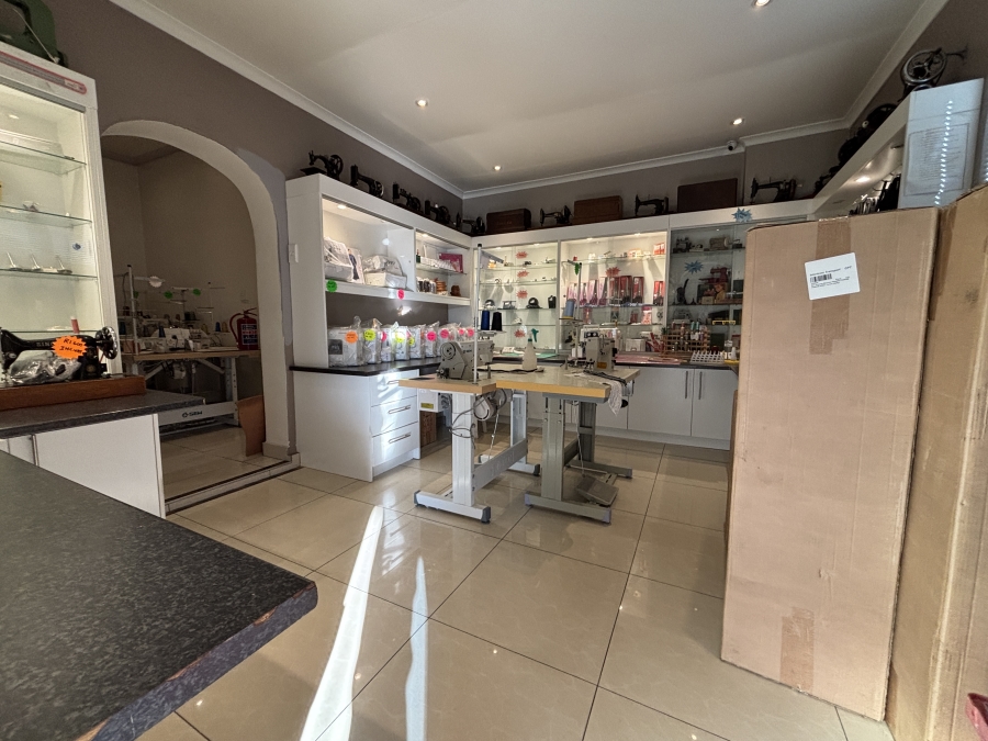 5 Bedroom Property for Sale in Glenlilly Western Cape